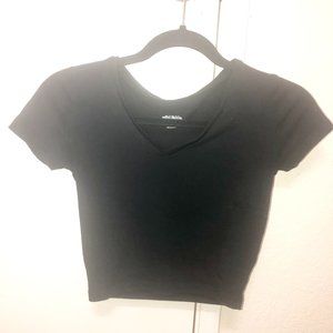 WILD FABLE Perfect Go-To V-neck Black Crop Tee